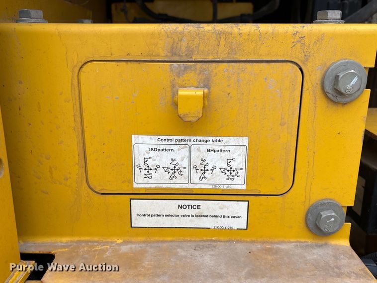 image for item EA7230 2019 Komatsu PC170LC-11 excavator