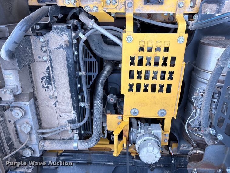 image for item EA7230 2019 Komatsu PC170LC-11 excavator