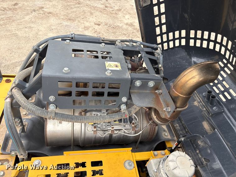 image for item EA7230 2019 Komatsu PC170LC-11 excavator