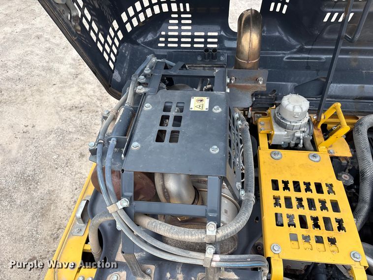 image for item EA7230 2019 Komatsu PC170LC-11 excavator