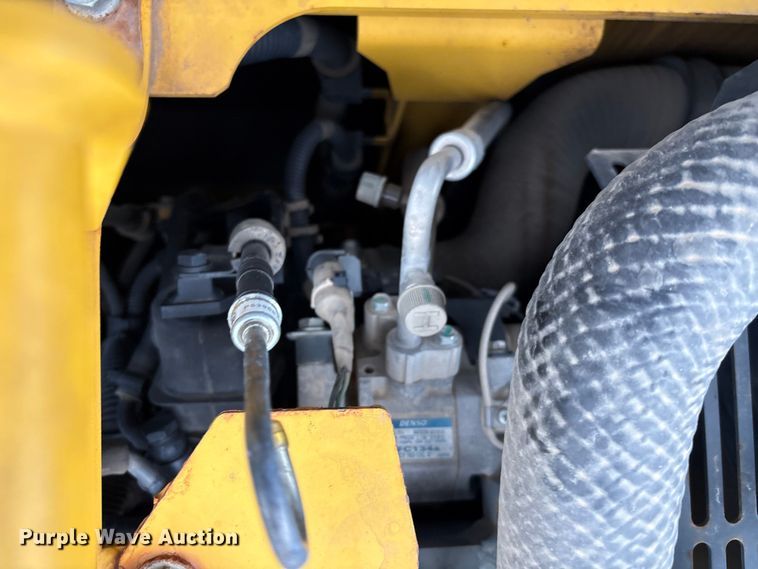 image for item EA7230 2019 Komatsu PC170LC-11 excavator