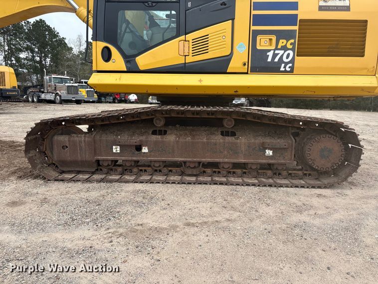image for item EA7230 2019 Komatsu PC170LC-11 excavator