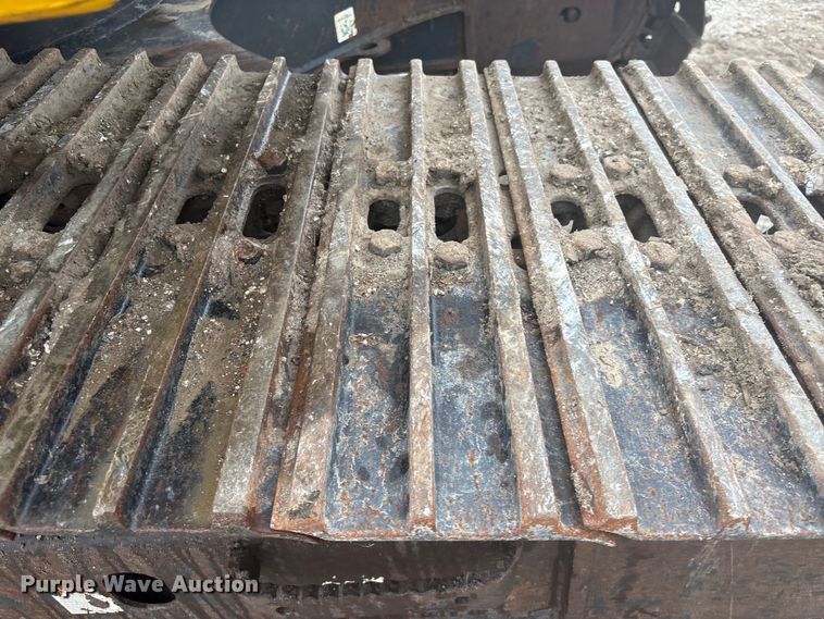 image for item EA7230 2019 Komatsu PC170LC-11 excavator