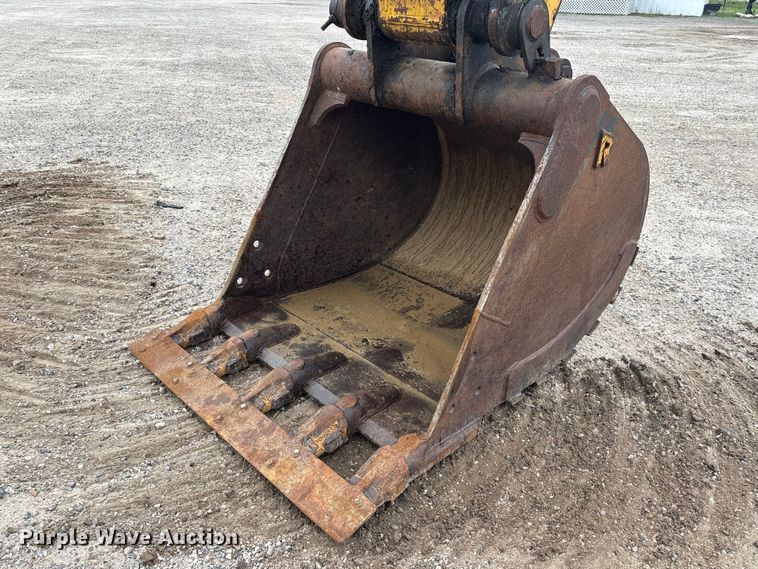 image for item EA7231 2019 Komatsu PC170LC-11 excavator