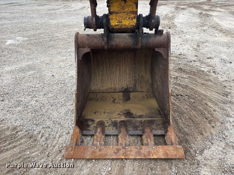 image for item EA7231 2019 Komatsu PC170LC-11 excavator