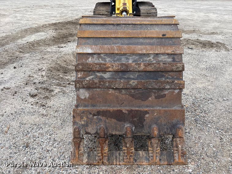 image for item EA7231 2019 Komatsu PC170LC-11 excavator