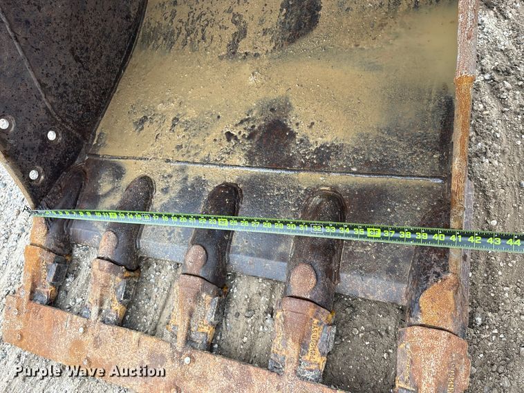 image for item EA7231 2019 Komatsu PC170LC-11 excavator