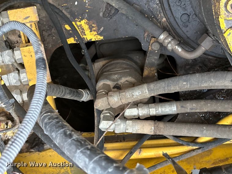 image for item EA7231 2019 Komatsu PC170LC-11 excavator