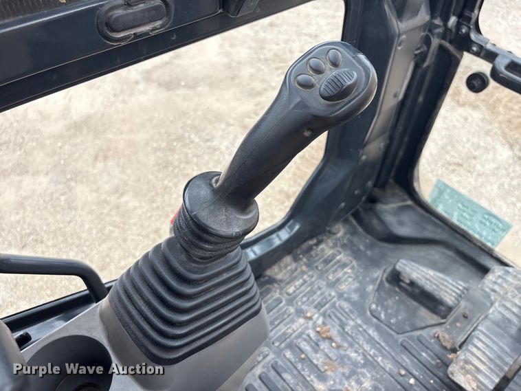 image for item EA7231 2019 Komatsu PC170LC-11 excavator