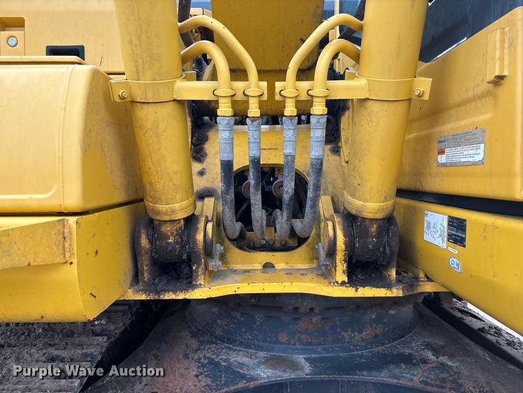 image for item EA7231 2019 Komatsu PC170LC-11 excavator