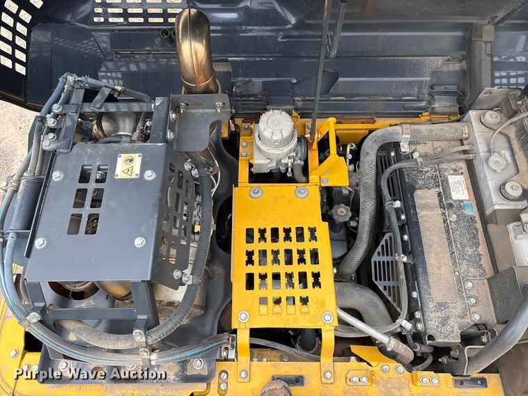image for item EA7231 2019 Komatsu PC170LC-11 excavator