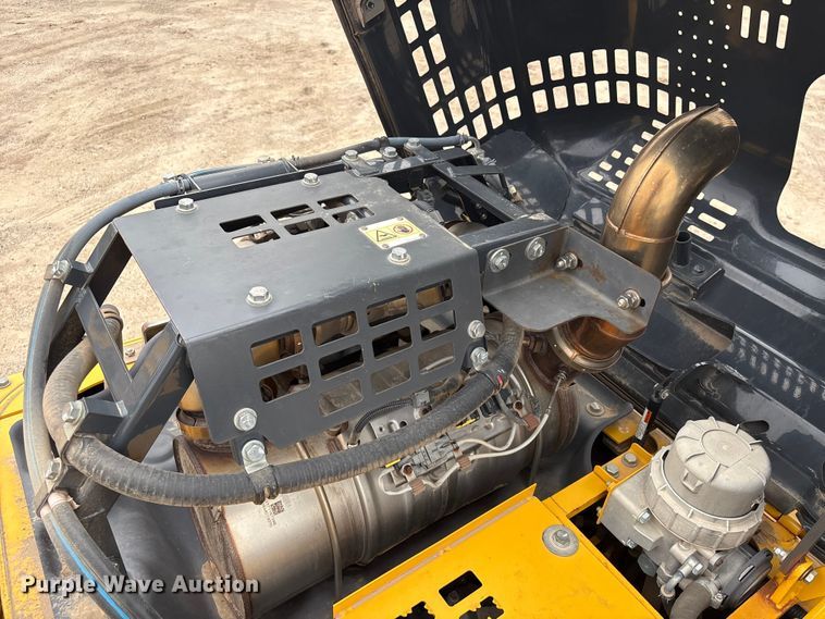 image for item EA7231 2019 Komatsu PC170LC-11 excavator