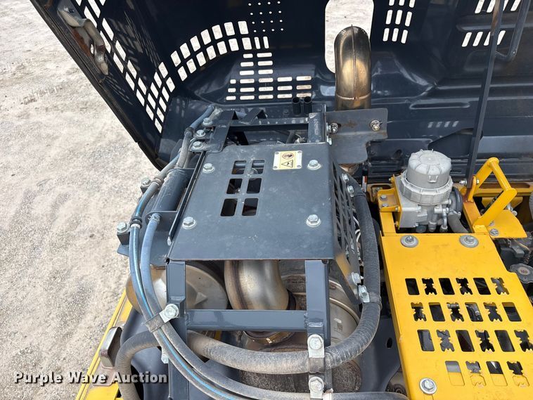 image for item EA7231 2019 Komatsu PC170LC-11 excavator