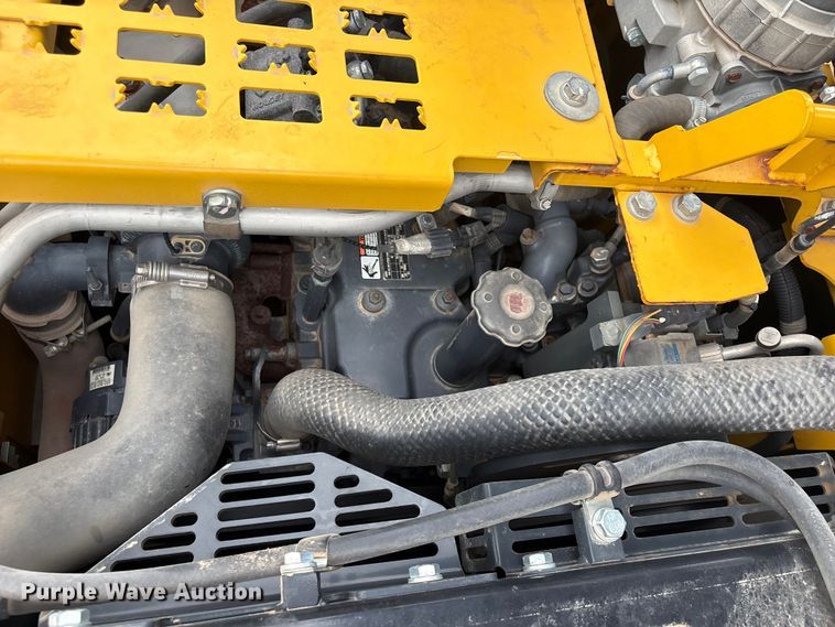 image for item EA7231 2019 Komatsu PC170LC-11 excavator