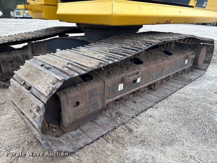 image for item EA7231 2019 Komatsu PC170LC-11 excavator