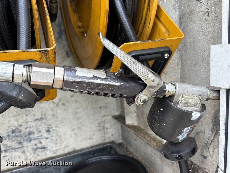 image for item EA7950 2008 Hino 268 utility / service truck