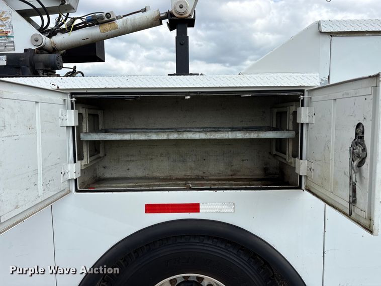 image for item EA7950 2008 Hino 268 utility / service truck