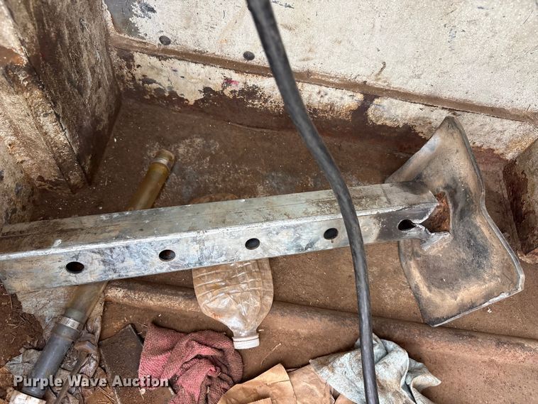 image for item EA7950 2008 Hino 268 utility / service truck