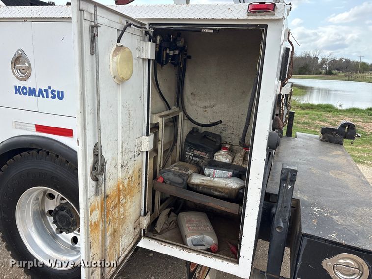 image for item EA7950 2008 Hino 268 utility / service truck