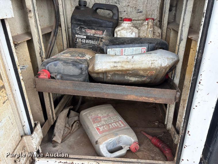 image for item EA7950 2008 Hino 268 utility / service truck