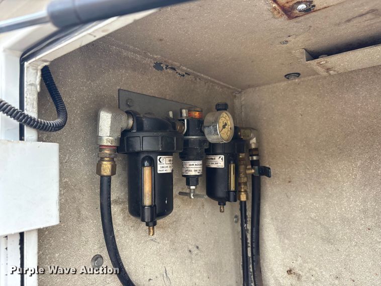 image for item EA7950 2008 Hino 268 utility / service truck