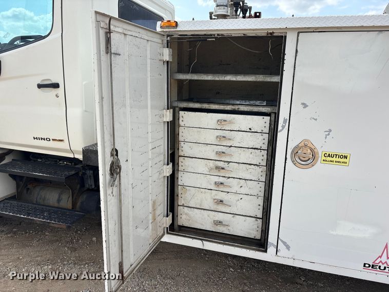 image for item EA7950 2008 Hino 268 utility / service truck