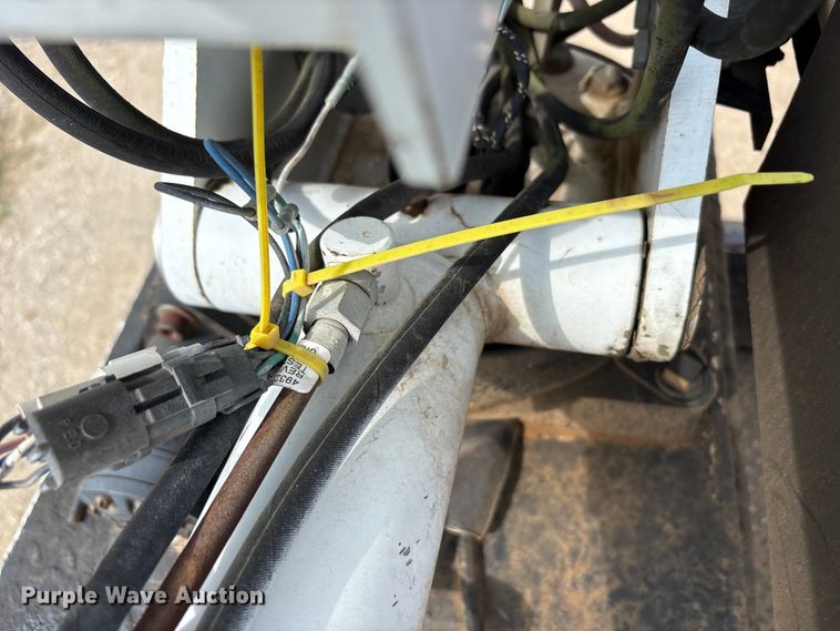 image for item EA7950 2008 Hino 268 utility / service truck