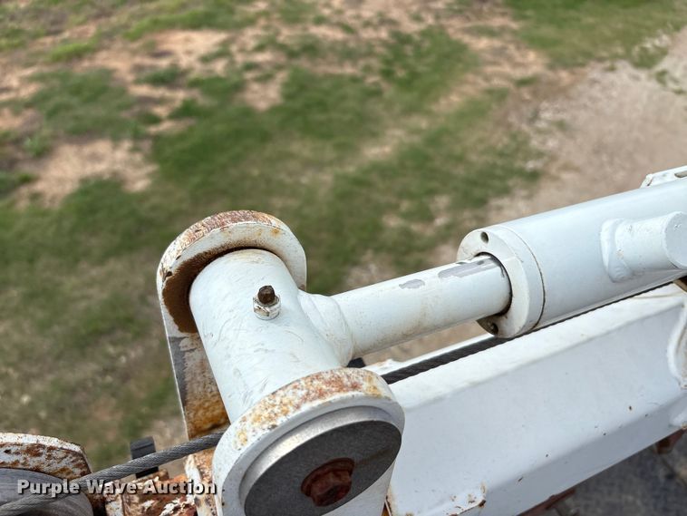 image for item EA7950 2008 Hino 268 utility / service truck