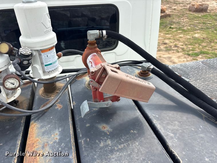 image for item EA7950 2008 Hino 268 utility / service truck