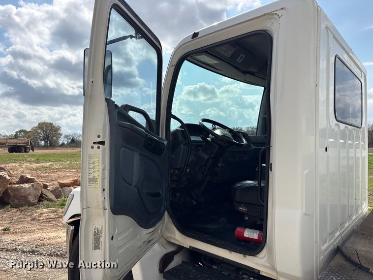 image for item EA7950 2008 Hino 268 utility / service truck