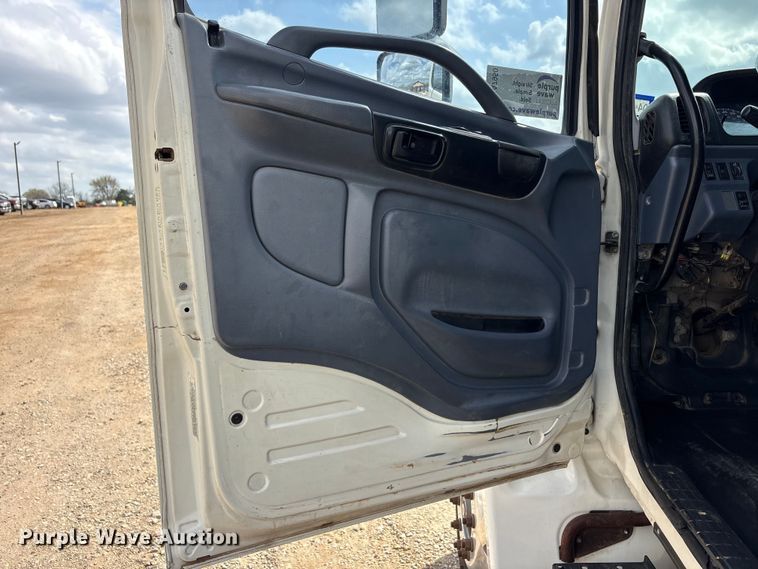 image for item EA7950 2008 Hino 268 utility / service truck