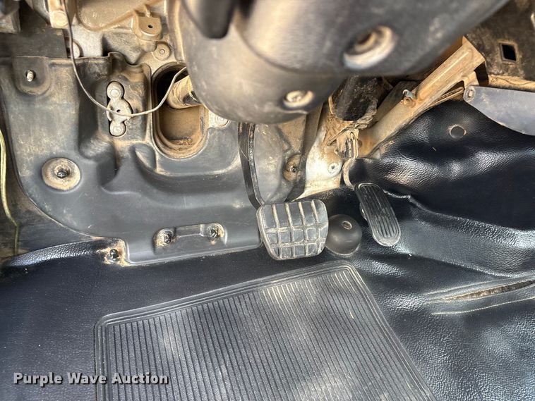 image for item EA7950 2008 Hino 268 utility / service truck