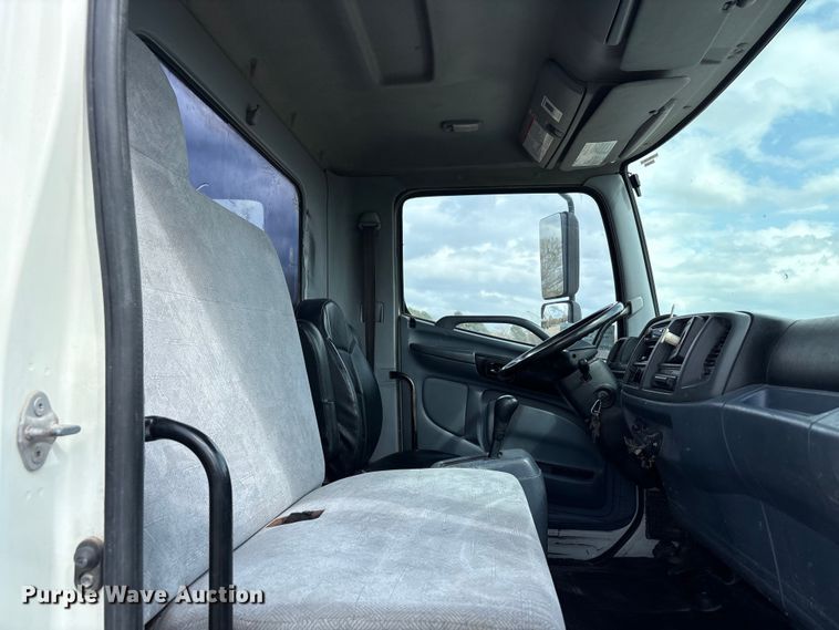 image for item EA7950 2008 Hino 268 utility / service truck