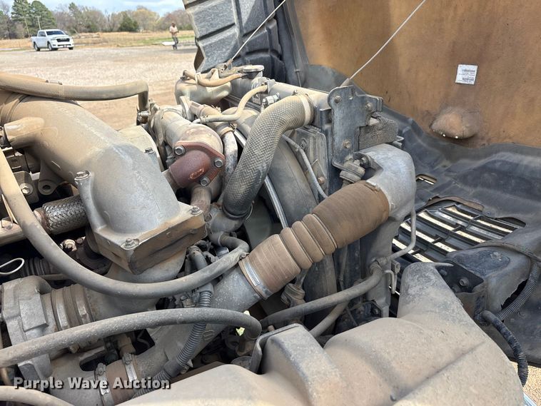 image for item EA7950 2008 Hino 268 utility / service truck