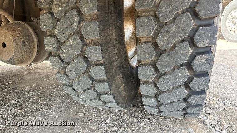 image for item EA7950 2008 Hino 268 utility / service truck