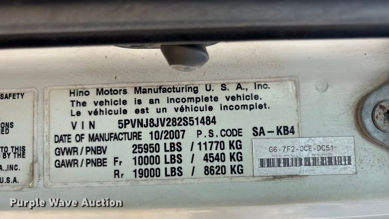 image for item EA7950 2008 Hino 268 utility / service truck