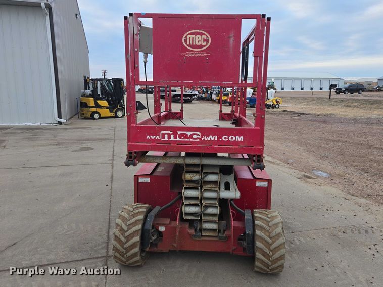 image for item EB1201 2015 MEC Crossover 2659 ERT scissor lift