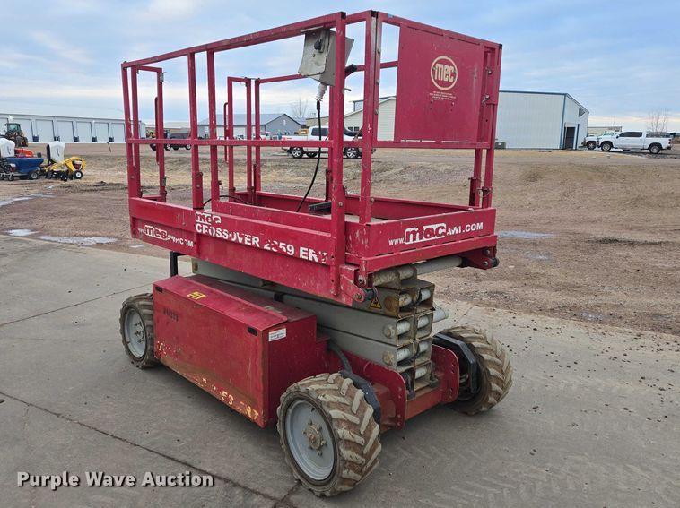 image for item EB1201 2015 MEC Crossover 2659 ERT scissor lift