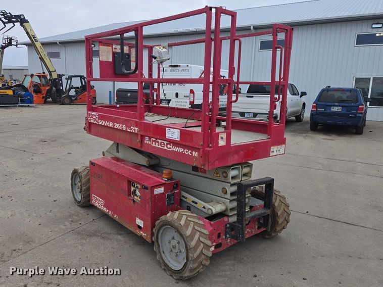 image for item EB1201 2015 MEC Crossover 2659 ERT scissor lift