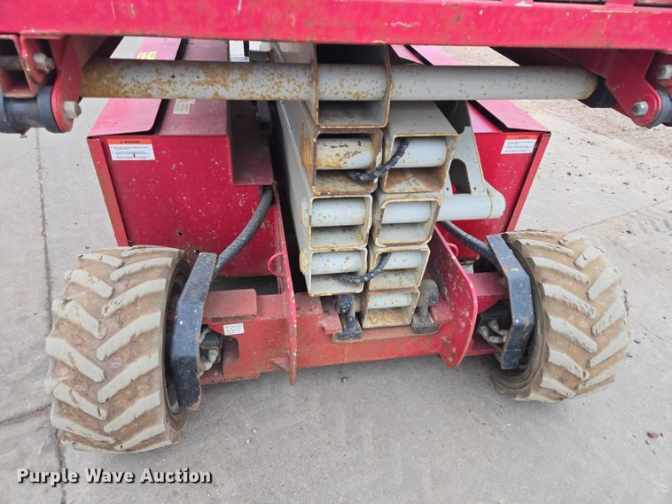 image for item EB1201 2015 MEC Crossover 2659 ERT scissor lift