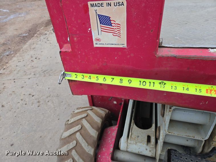 image for item EB1201 2015 MEC Crossover 2659 ERT scissor lift