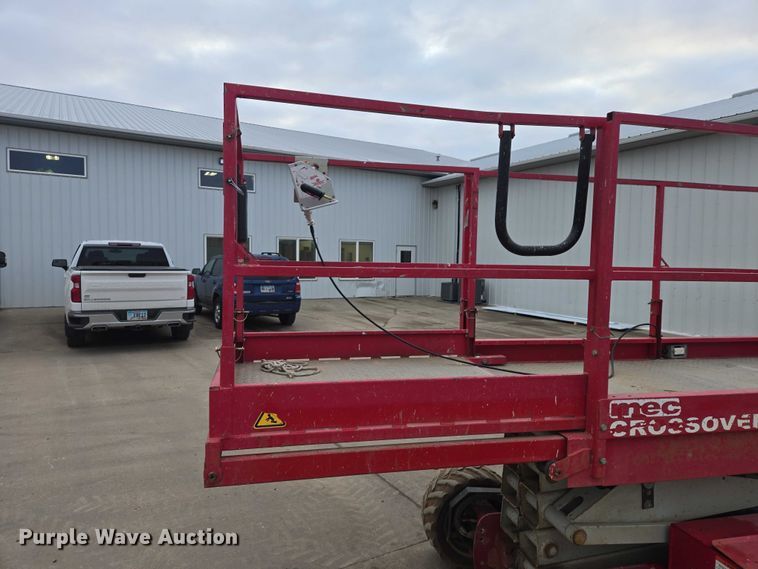 image for item EB1201 2015 MEC Crossover 2659 ERT scissor lift