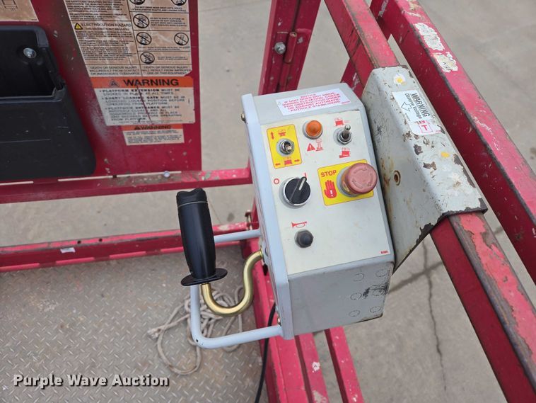 image for item EB1201 2015 MEC Crossover 2659 ERT scissor lift