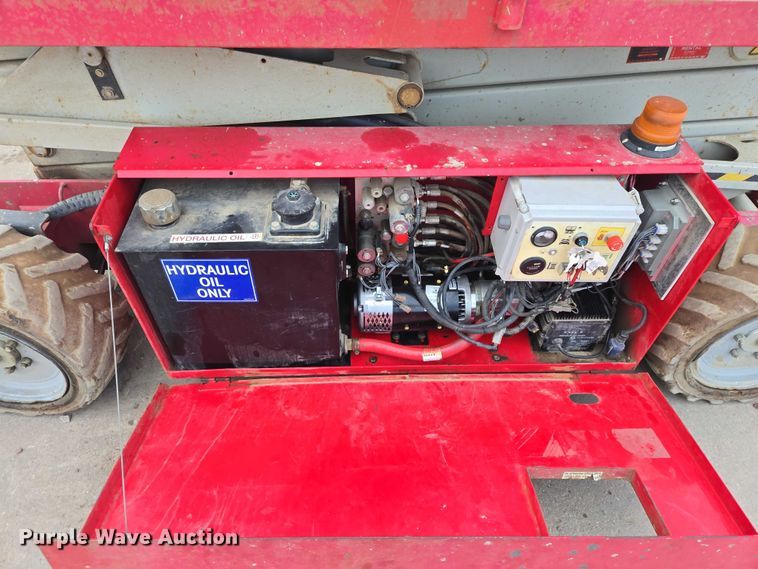 image for item EB1201 2015 MEC Crossover 2659 ERT scissor lift