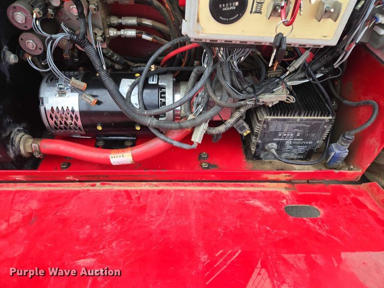 image for item EB1201 2015 MEC Crossover 2659 ERT scissor lift