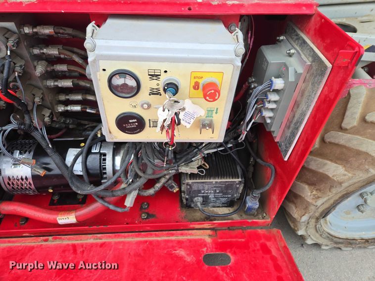 image for item EB1201 2015 MEC Crossover 2659 ERT scissor lift