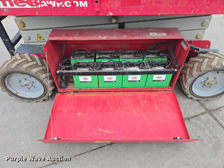 image for item EB1201 2015 MEC Crossover 2659 ERT scissor lift