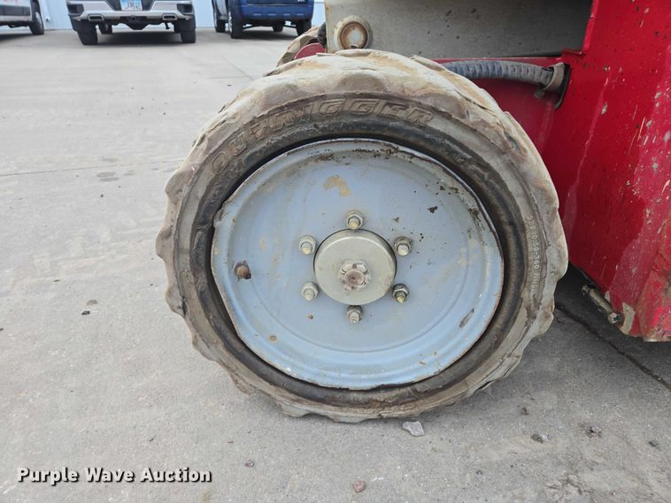 image for item EB1201 2015 MEC Crossover 2659 ERT scissor lift