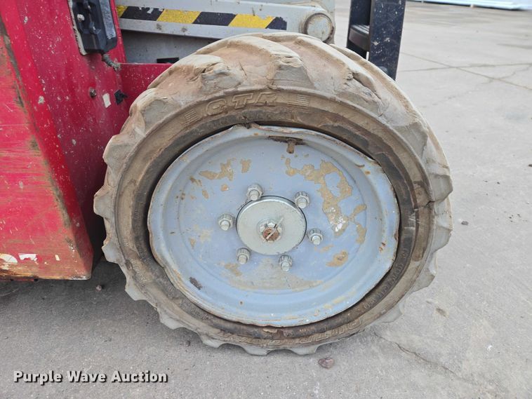 image for item EB1201 2015 MEC Crossover 2659 ERT scissor lift