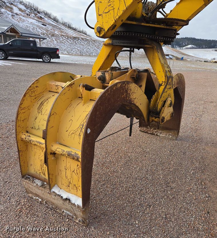 image for item EB1260 Pettibone Cary-Lift 204 material handler